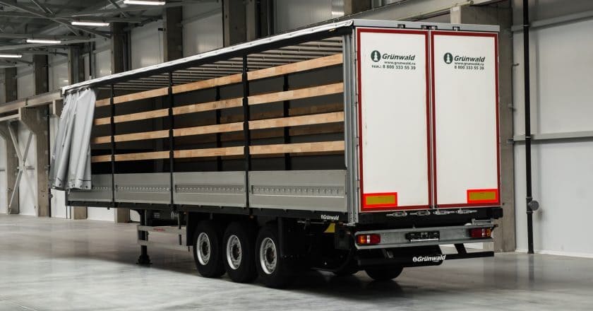 Тентований напівпричіп б/у