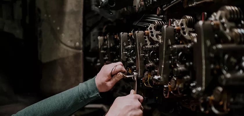 Ремонт грузовых автомобилей, тягачей и прицепов