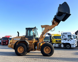 Фронтальний навантажувач Case 621D 2007 року - 3