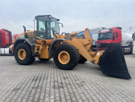 Фронтальний навантажувач Case 821E - 2010 року - 2