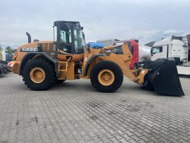 Фронтальний навантажувач Case 821E - 2010 року - 3