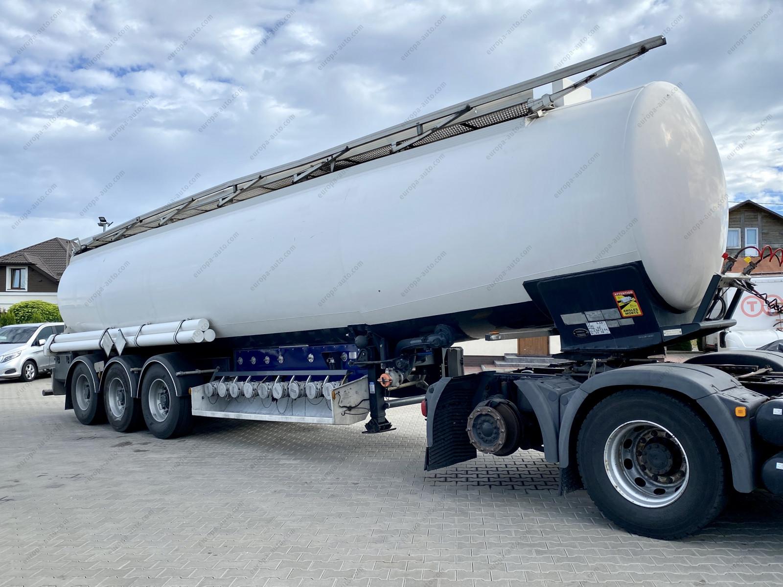 Trailor fuel tanker - 1